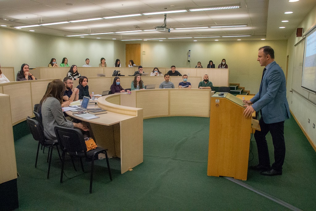 Vahram Ter-Matevosyan discusses Armenian-Turkish relations during his open class